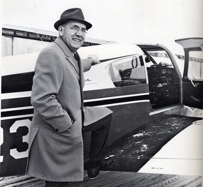 Harold Buckingham boarding the school plane (003)