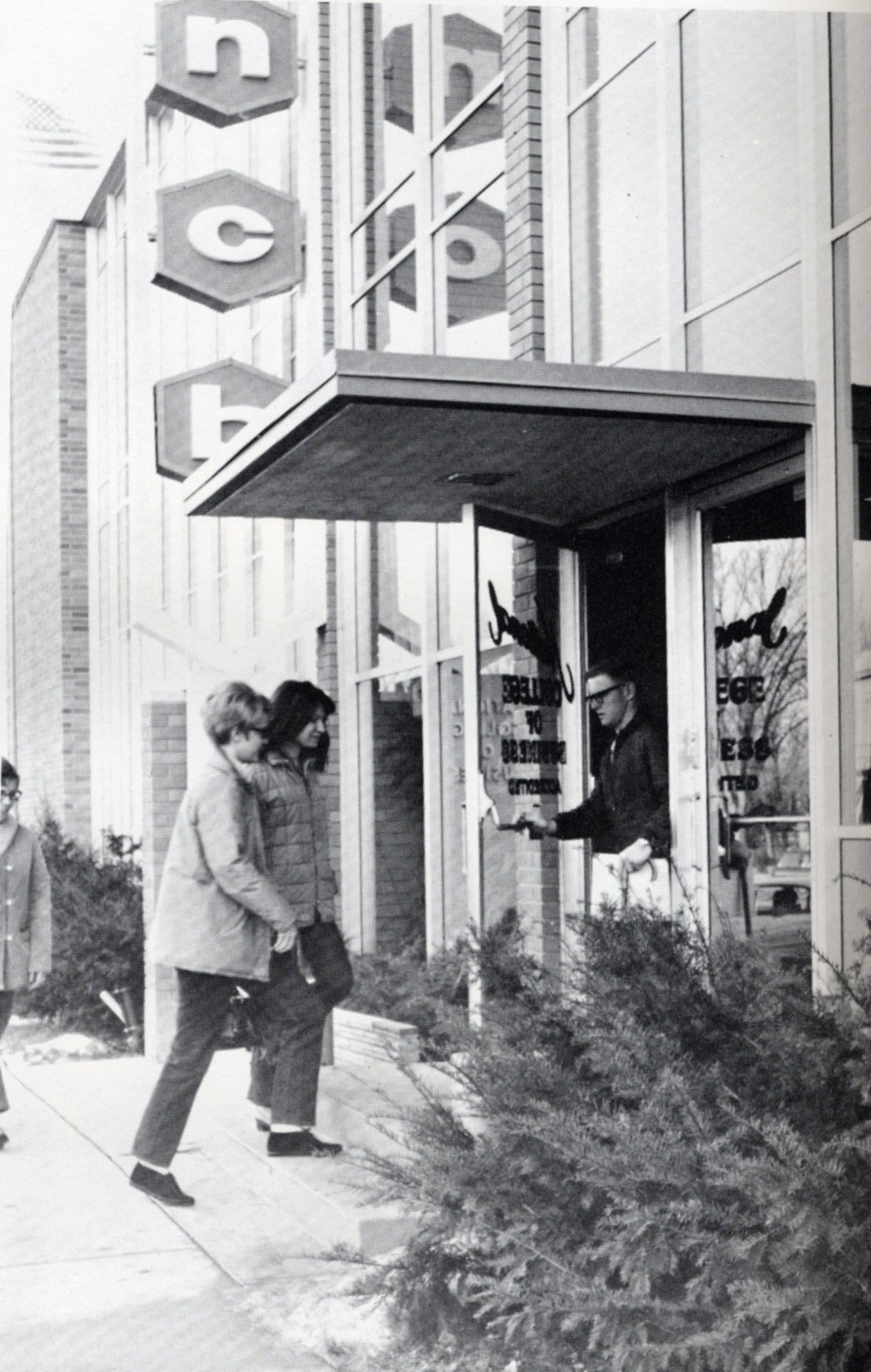 National College of Business 1971 (002)