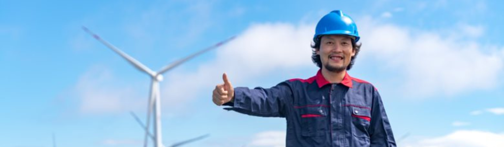 worker in wind energy